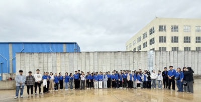 Tân sinh viên ngành Khoa học Hàng hải tham quan thực tế tại Cảng Quốc tế Nam Vân Phong