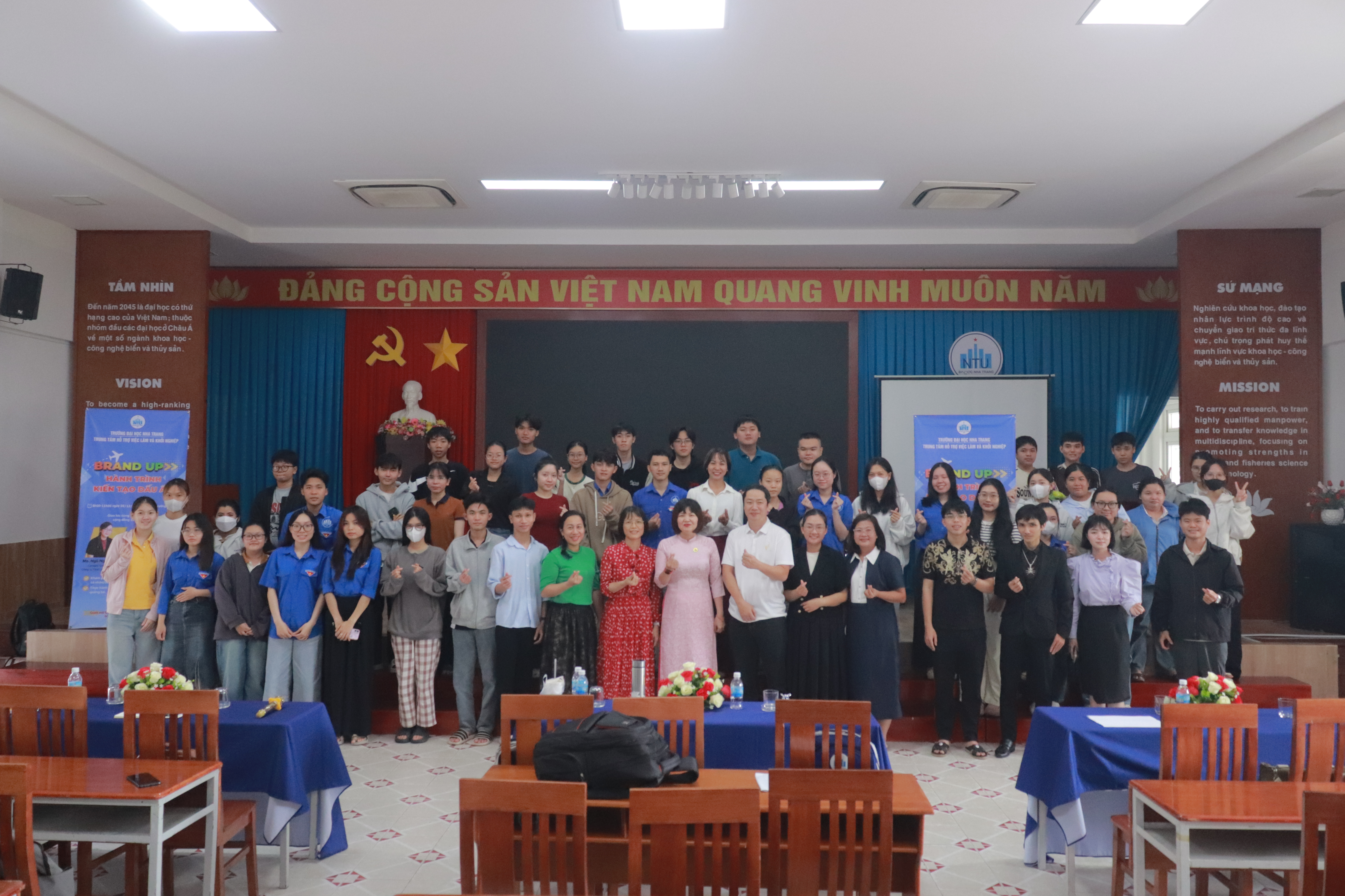 Chương trình Giao lưu cùng chuyên gia và cộng đồng sáng tạo trẻ với chủ đề “Hành trình kiến tạo dấu ấn”