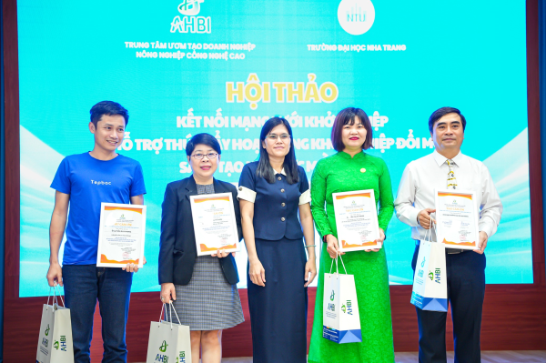 Hội thảo “Kết nối mạng lưới khởi nghiệp, hỗ trợ thúc đẩy hoạt động khởi nghiệp đổi mới sáng tạo khu vực miền Trung”