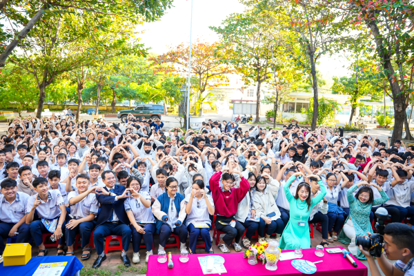 Trường Đại học Nha Trang tư vấn hướng nghiệp tại Trường THPT Chu Văn An (Ninh Thuận cũ)