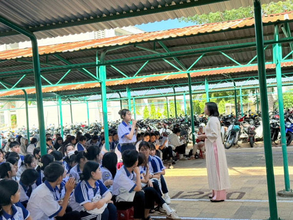 Trường Đại học Nha Trang tư vấn hướng nghiệp cho học sinh Trường THPT Ninh Hải (Ninh Thuận cũ)