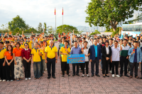 Chuyến xe Xuân yêu thương đưa 225 Sinh viên về quê đón Tết Bính Ngọ 2026