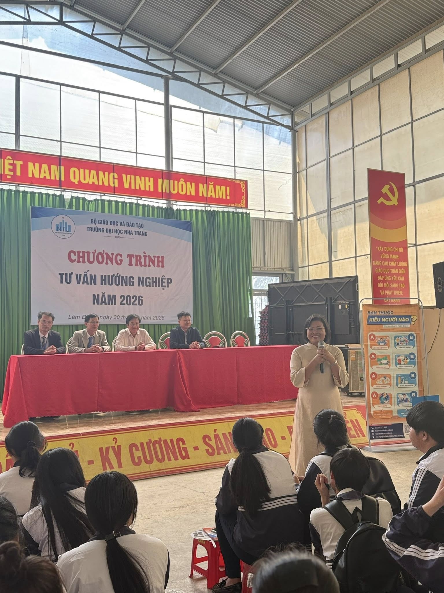 Tư vấn hướng nghiệp tại Trường THCS & THPT Xuân Trường - Lâm Đồng: Nhiều thông tin hữu ích cho học sinh