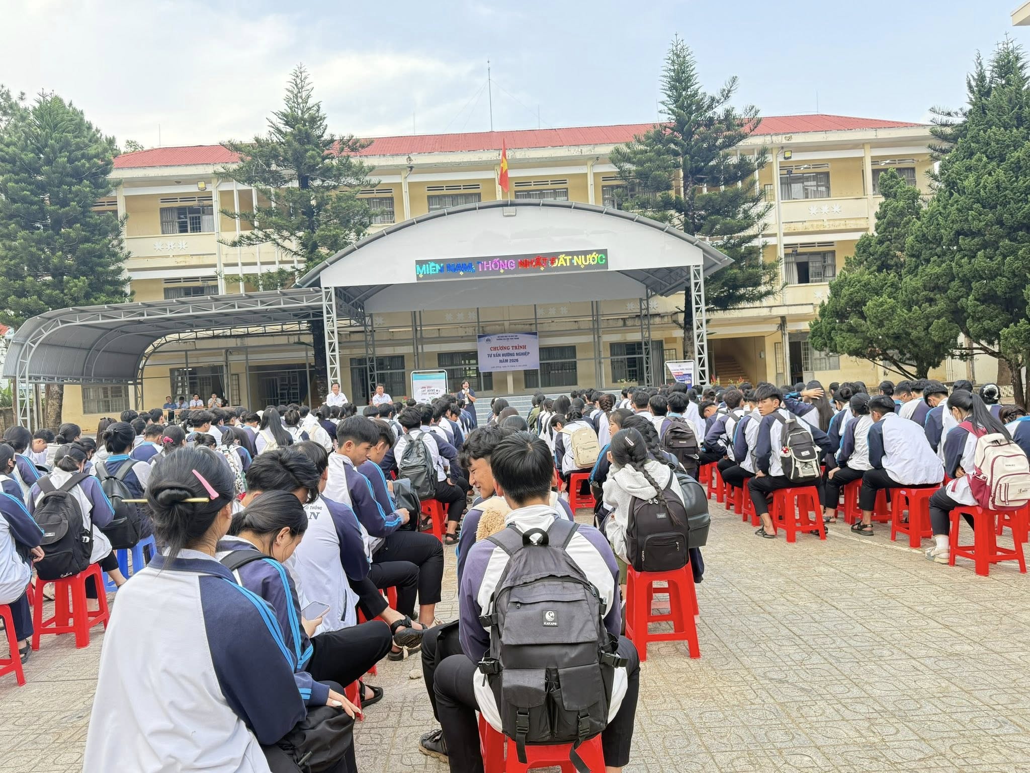 Tăng cường định hướng nghề nghiệp cho học sinh THPT Lộc An - Lâm Đồng