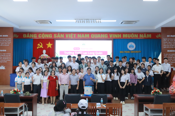 Học sinh THPT Lạc Long Quân - Khánh Vĩnh tham quan, trải nghiệm thực tế tại Trường Đại học Nha Trang