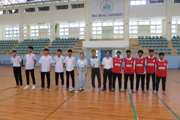 Học sinh THPT Lạc Long Quân - Khánh Vĩnh tham quan, trải nghiệm thực tế tại Trường Đại học Nha Trang