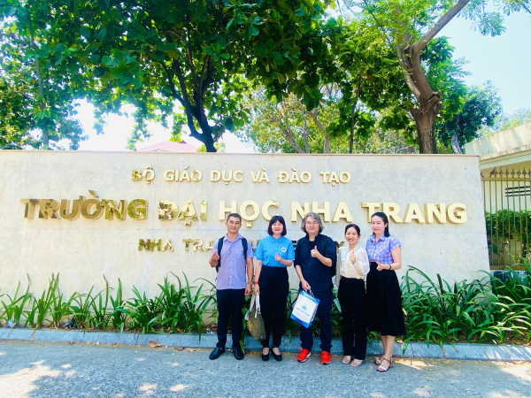 Làm việc với Giáo sư Wataru Ogasawara, Đại học Công nghệ Nagaoka, Nhật Bản