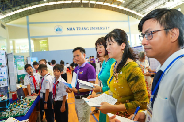 42 đội thi tranh tài tại Vòng Chung kết Cuộc thi Năng lực số học sinh tỉnh Khánh Hòa lần thứ I năm 2026