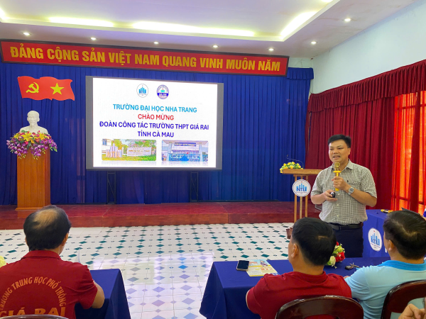 Trường Đại học Nha Trang đón tiếp và giao lưu với Trường THPT Giá Rai, tỉnh Cà Mau
