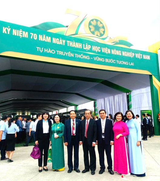 Đoàn công tác Trường Đại học Nha Trang tham dự Lễ kỷ niệm 70 năm thành lập Học viện Nông nghiệp Việt Nam và trao đổi hợp tác với Trung tâm Nghiên cứu Xuất sắc và Đổi mới sáng tạo