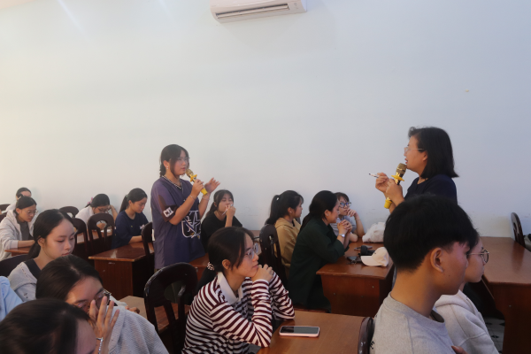 Gần 100 sinh viên tham gia Khóa Coaching phát triển ý tưởng khởi nghiệp