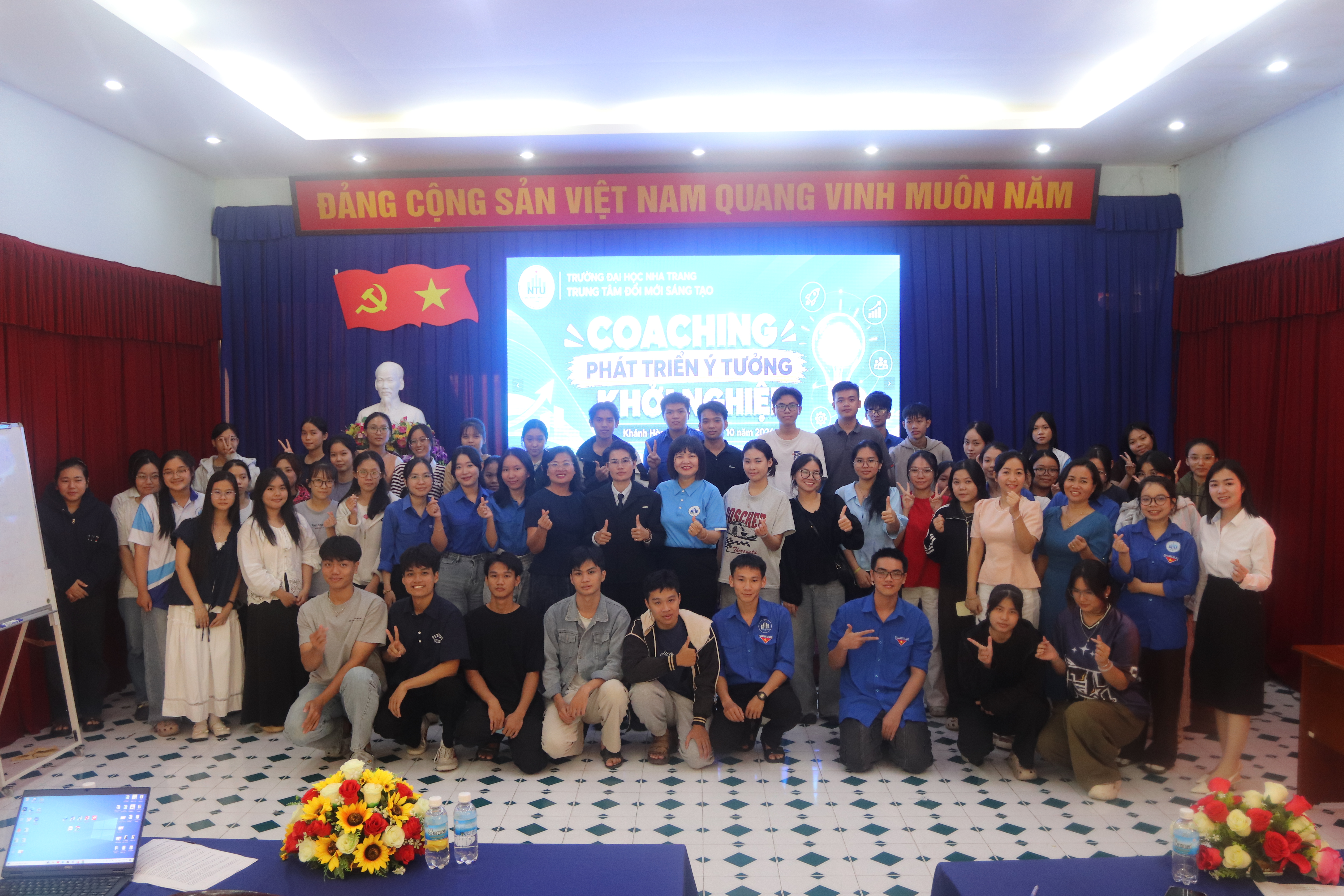 Gần 100 sinh viên tham gia Khóa Coaching phát triển ý tưởng khởi nghiệp